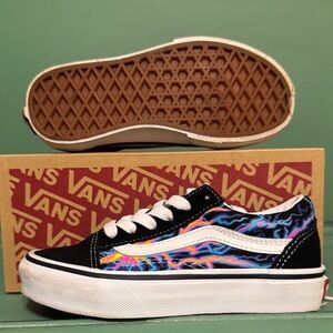 Vans Black Sneakers Electric Flame 🔥 “Old Skool” SIZE: Little Girl 12